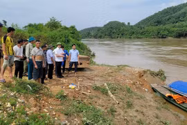 Hà Giang: Bé trai 7 tuổi bị nước cuốn trôi trong lúc tắm trên sông Lô