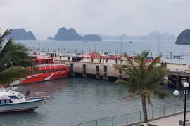 Vân Đồn (Quảng Ninh): Quyết tâm làm sạch môi trường biển, đảo để thu hút khách du lịch