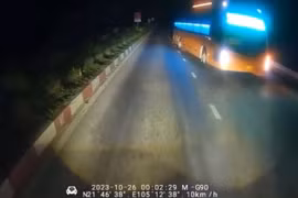 Triệu tập tài xế xe khách đi ngược chiều 3km trên quốc lộ 2