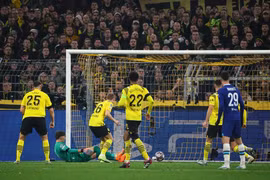 Phung phí cơ hội, Chelsea thua đau Dortmund tại vòng 1/8 Champions League