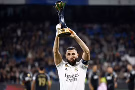 Benzema đi vào lịch sử Real Madrid
