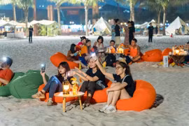 Cắm trại tại bãi biển Glamping “gây thương nhớ” bậc nhất Hà Nội