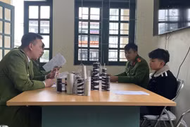 Lào Cai: Phát hiện một học sinh THCS tự làm pháo nổ bán cho bạn