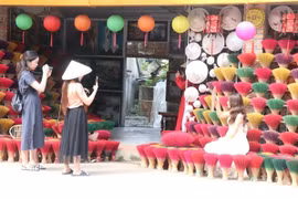 Huế gắn du lịch với bảo tồn và phát triển làng nghề truyền thống