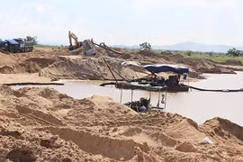 Nam Định: Xử phạt hơn 200 triệu đồng với 2 đối tượng khai thác, mua bán cát trái phép