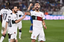 Vòng loại EURO 2024: Bồ Đào Nha thắng nhọc Slovakia trong ngày Ronaldo thoát thẻ đỏ