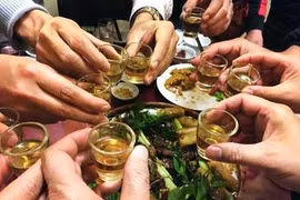 Uống rượu mức nào là an toàn trong dịp Tết Nguyên Đán?