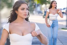 Người đẹp được chọn làm MC Hoa hậu Hoàn vũ gây tranh cãi
