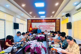 Cần có chính sách hỗ trợ giá sách giáo khoa cho học sinh nghèo, cận nghèo, vùng dân tộc thiểu số
