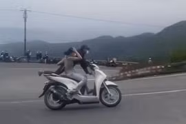 Khởi tố vợ chồng “diễn xiếc” trên đèo Hải Vân