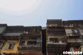 Hà Nội: 21 hộ dân quyết bám trụ tại khu tập thể cũ "chờ" sập