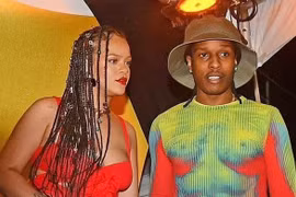 Ca sĩ tỷ phú Rihanna bị người đàn ông lạ tìm đến tận nhà cầu hôn