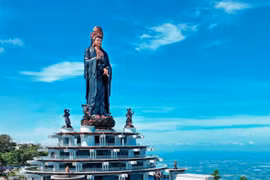 Núi Bà Đen - điểm du lịch tâm linh hấp dẫn