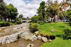 Cuenca (Ecuador): Thiên đường của đồ uống và mua sắm