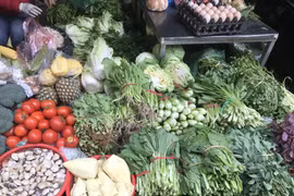 Hà Nội: Giá rau xanh “nhảy múa” theo thời tiết