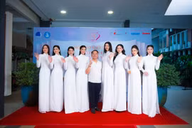 Nhà thiết kế Việt Hùng dành trọn tâm huyết cho cuộc thi Hoa khôi Sinh viên Việt Nam 2023