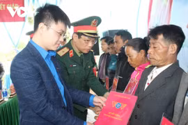 Đài Tiếng nói Việt Nam phối hợp trao tặng 5 nhà Đại đoàn kết tại Quảng Trị