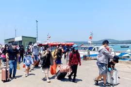 Du khách bị lừa tiền triệu khi đặt tour du lịch Cô Tô qua 'cò' du lịch