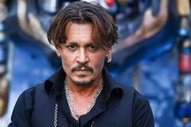 Johnny Depp ký hợp đồng quảng cáo 'khủng' với Dior