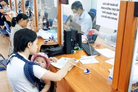 Thủ tục để người lao động mất việc, giảm giờ làm nhận được tiền hỗ trợ