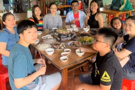 Đến Cồn Sơn trải nghiệm Tết với nét văn hóa bữa cơm “rà” – thực đơn “bay”