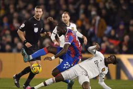 Hòa Palace 1-1, MU đứt chuỗi trận toàn thắng tại Ngoại hạng Anh