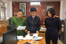 Bắt 04 cán bộ thuộc trung tâm đăng kiểm xe cơ giới tại Nam Định