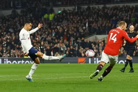 Tottenham và MU rượt đuổi tỷ số nghẹt thở ở vòng 33 Ngoại hạng Anh