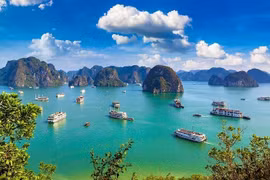 Việt Nam sở hữu 2 tuyến du lịch bằng thuyền đẹp nhất Đông Nam Á