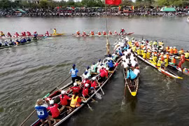 Quảng Trị: 600 vận động viên tranh tài tại Hội đua thuyền truyền thống trên Hồ Nước Chè