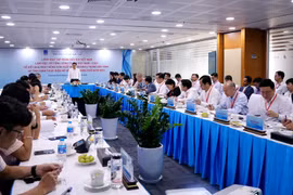 Tổng giám đốc Petrovietnam Lê Mạnh Hùng làm việc với PV GAS về tình hình sản xuất kinh doanh