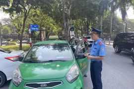 Hà Nội: Xử lý 320 trường hợp xe taxi vi phạm trật tự an toàn giao thông