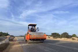 Kiểm tra, tháo gỡ để đẩy nhanh tiến độ thi công dự án cao tốc Bắc - Nam phía Đông