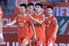 Hoàng Đức tỏa sáng, Viettel đánh bại SLNA 3-0