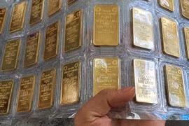 Giá vàng bất ngờ giảm sốc, “thủng” mốc 67 triệu đồng/lượng