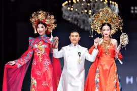 Ngọc Quyên, Trúc Diễm rạng ngời cùng “Rực rỡ Phương Đông” của NTK Ngô Nhật Huy tại Mỹ