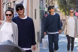 Song Joong Ki và vợ bầu vui vẻ dạo chơi trên đường phố Rome