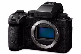 Cận cảnh Panasonic Lumix S5IIX