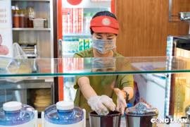 Cử nhân ra trường đi làm trái ngành để kiếm tiền trang trải