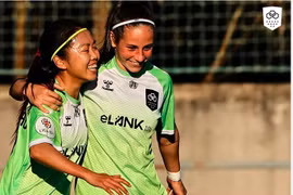 Tiền đạo Huỳnh Như dành tặng món quà đặc biệt cho đồng đội ở Lank FC