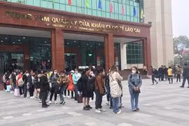 Hơn 1 triệu lượt người xuất nhập cảnh qua cửa khẩu quốc tế Lào Cai