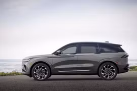 Crossover hạng sang Lincoln Nautilus đậm chất Mỹ trình làng giá từ 1,1 tỷ đồng