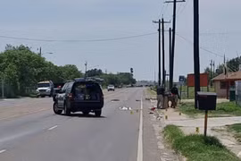 Ít nhất 7 người thiệt mạng trong vụ đâm xe vào người di cư ở Texas