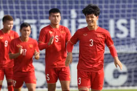 Chờ thầy trò HLV Troussier lấy vé bán kết sớm