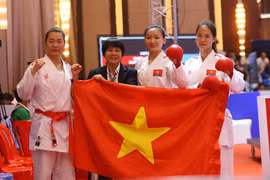 Karate đưa Đoàn Thể thao Việt Nam lên thứ 3 trên bảng tổng sắp huy chương SEA Games 32