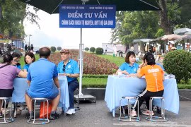 Hà Nội: “Điểm tuyên truyền” đưa chính sách BHXH, BHYT tới đông đảo người dân