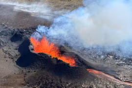 Động đất liên tiếp xảy ra ở Iceland và Ý, cảnh báo núi lửa phun trào
