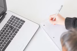 Các nhà báo có nên viết miễn phí không?