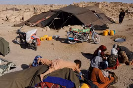 Động đất lại xảy ra ở Afghanistan, nhiều ngôi nhà bị phá hủy