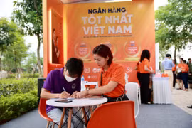 SHB tăng cường đồng hành, hỗ trợ sinh viên Đại học Quốc gia Hà Nội